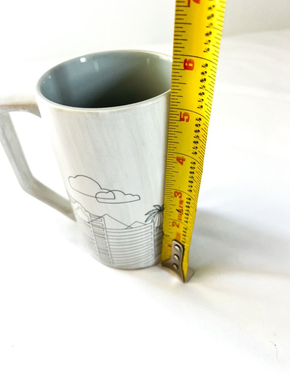 Warner Bros. RARE Collector’s Item! Warner Bros. Studio Tour Hollywood Mug 2018 - Picture 5 of 6
